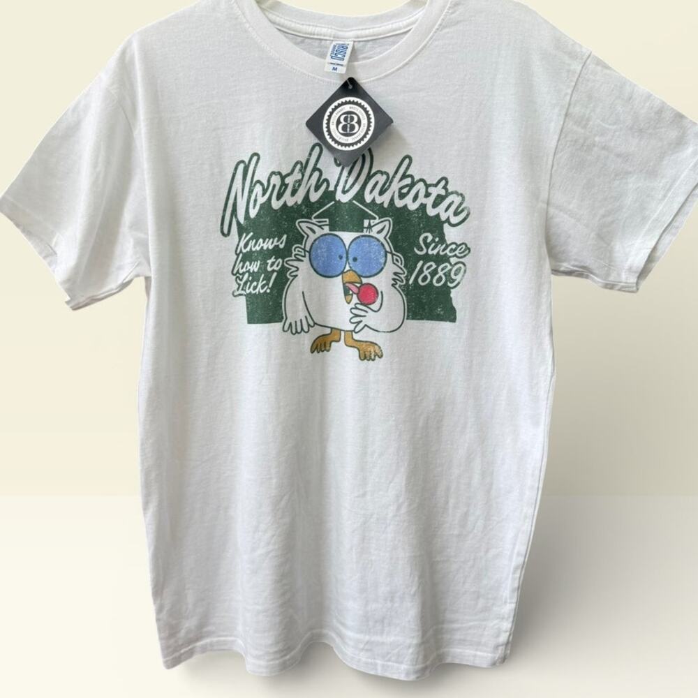 Brisco NEW North Dakota Graphic Tee Knows How To Lick Size Medium